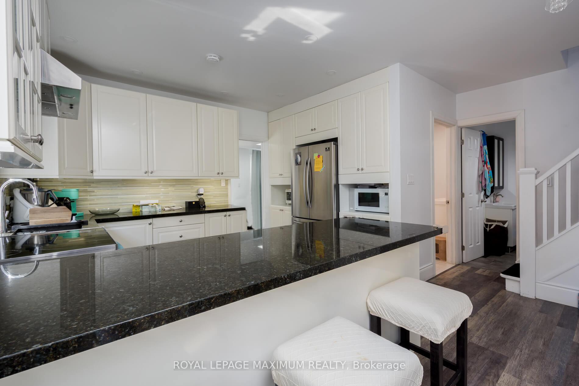 Photo 9 of 35 Ellerby Square N, Vaughan, West Woodbridge — HOMEH
