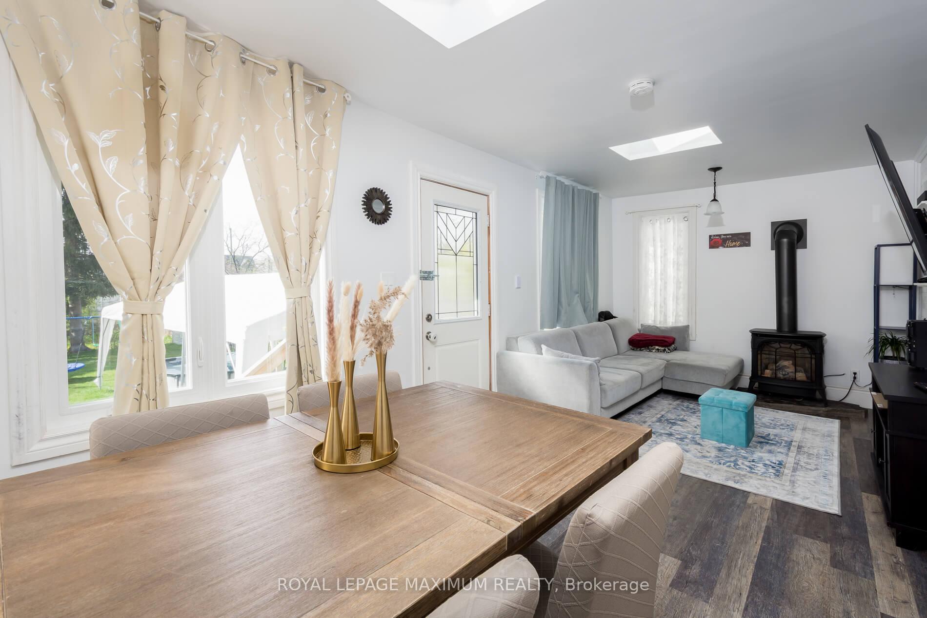 Photo 11 of 35 Ellerby Square N, Vaughan, West Woodbridge — HOMEH