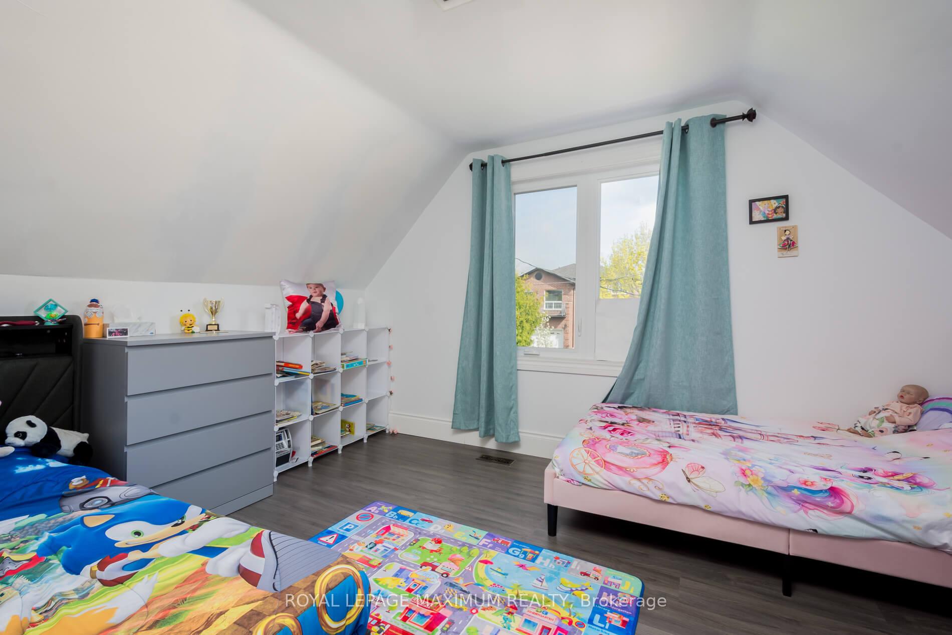 Photo 18 of 35 Ellerby Square N, Vaughan, West Woodbridge — HOMEH