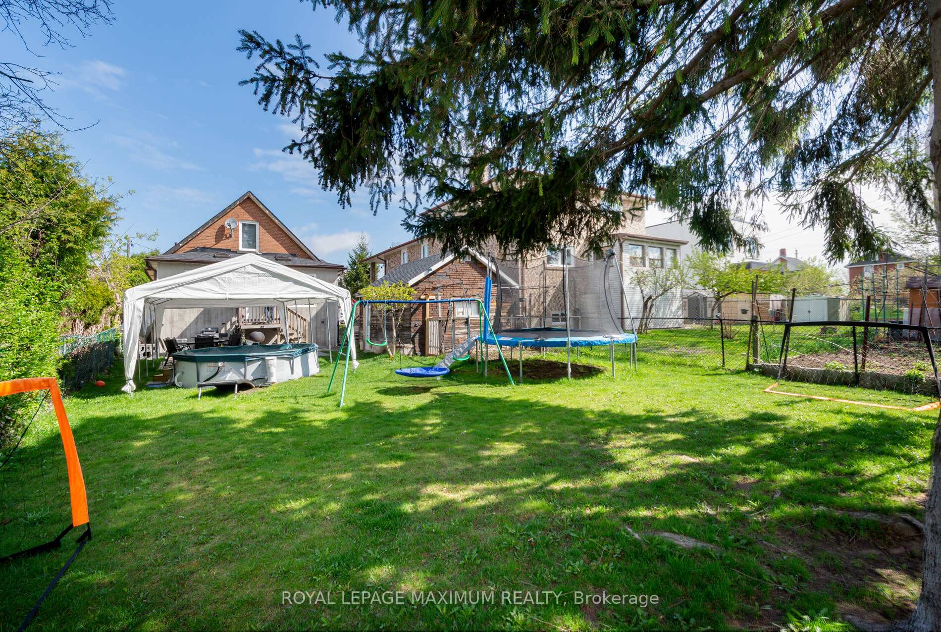Photo 24 of 35 Ellerby Square N, Vaughan, West Woodbridge — HOMEH