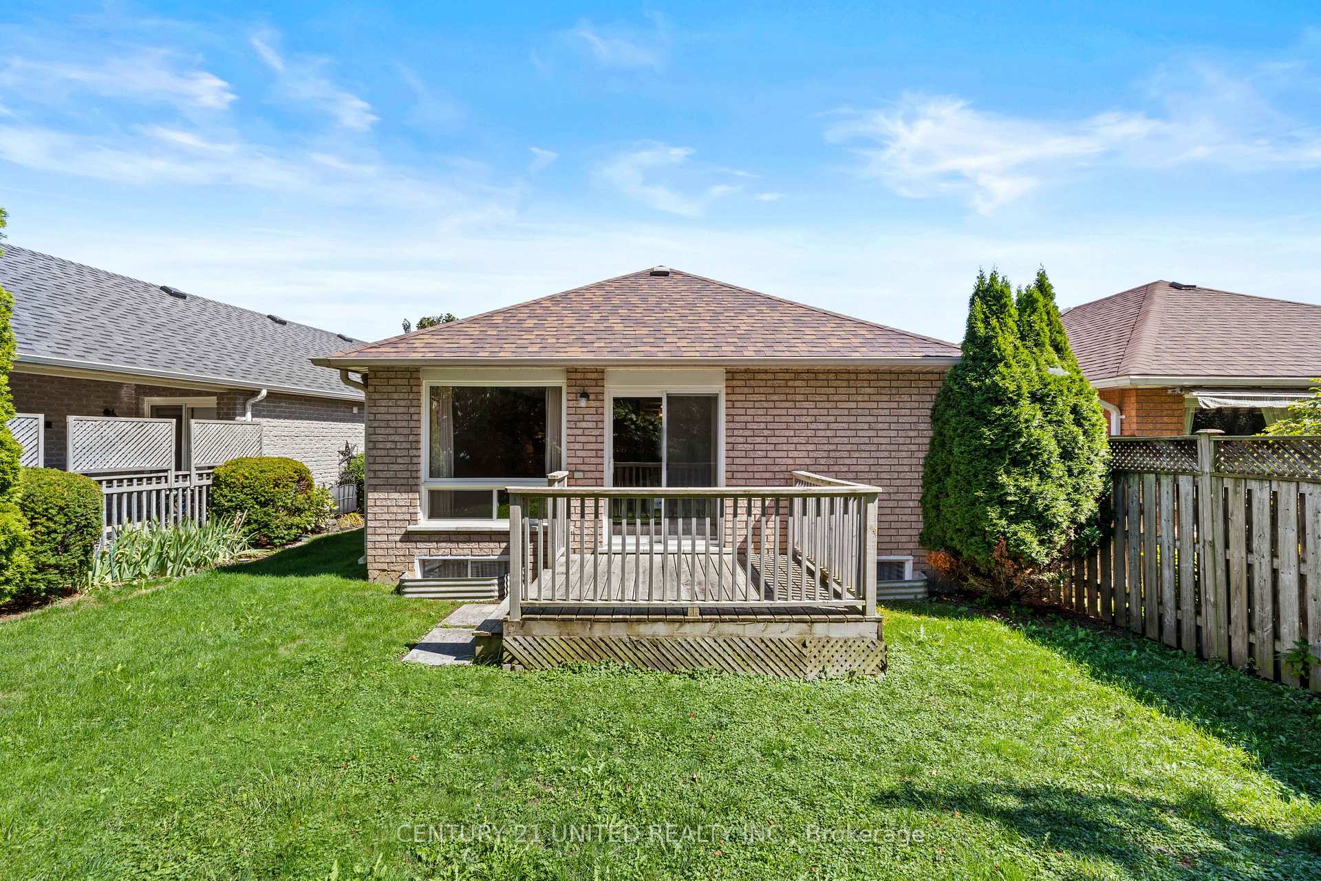 Photo 5 of 931 Ralphson Crescent, Peterborough, Otonabee Ward 1 — HOMEH