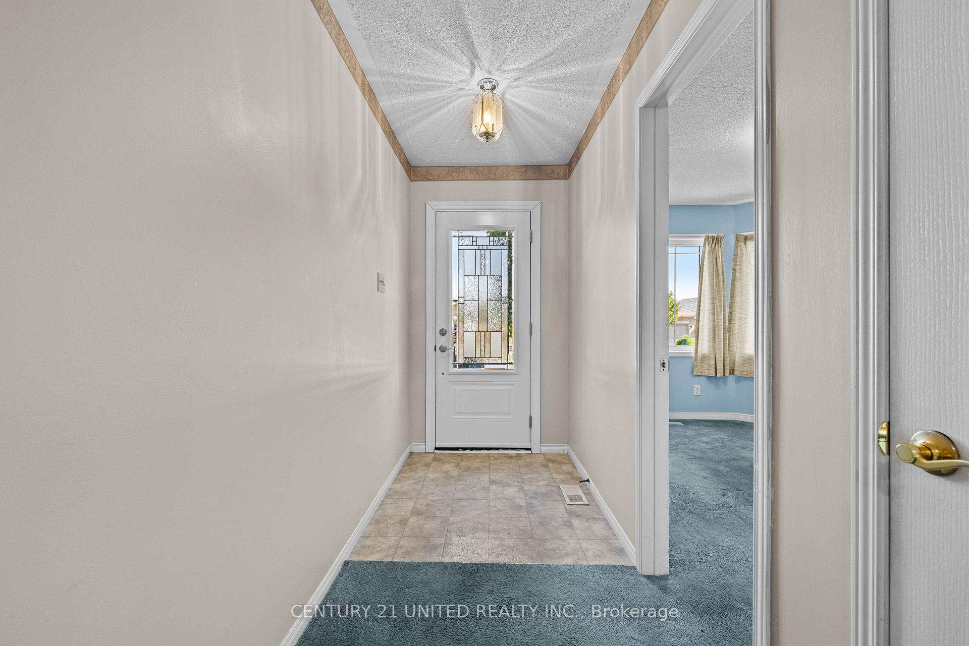 Photo 10 of 931 Ralphson Crescent, Peterborough, Otonabee Ward 1 — HOMEH