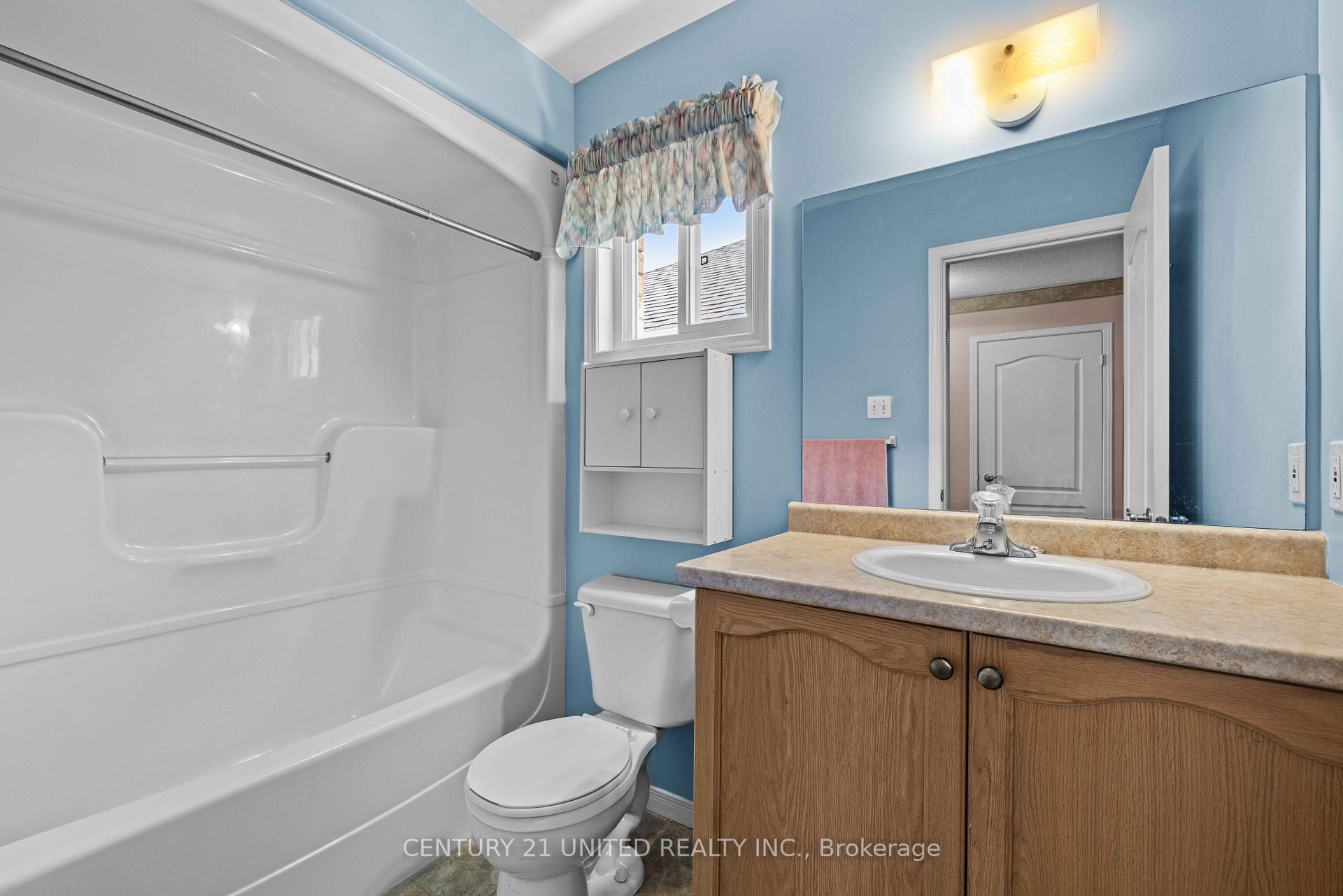 Photo 14 of 931 Ralphson Crescent, Peterborough, Otonabee Ward 1 — HOMEH