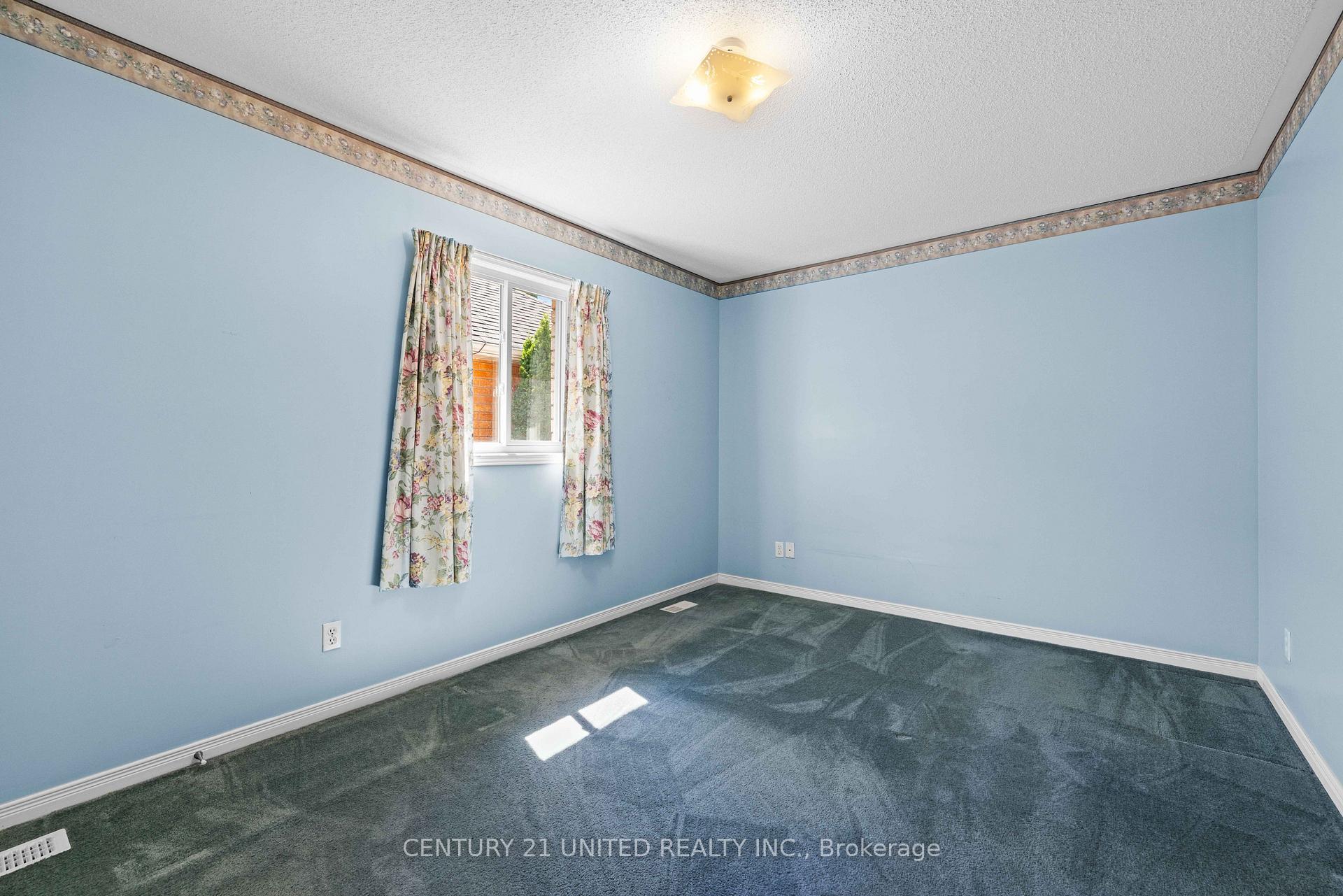 Photo 16 of 931 Ralphson Crescent, Peterborough, Otonabee Ward 1 — HOMEH