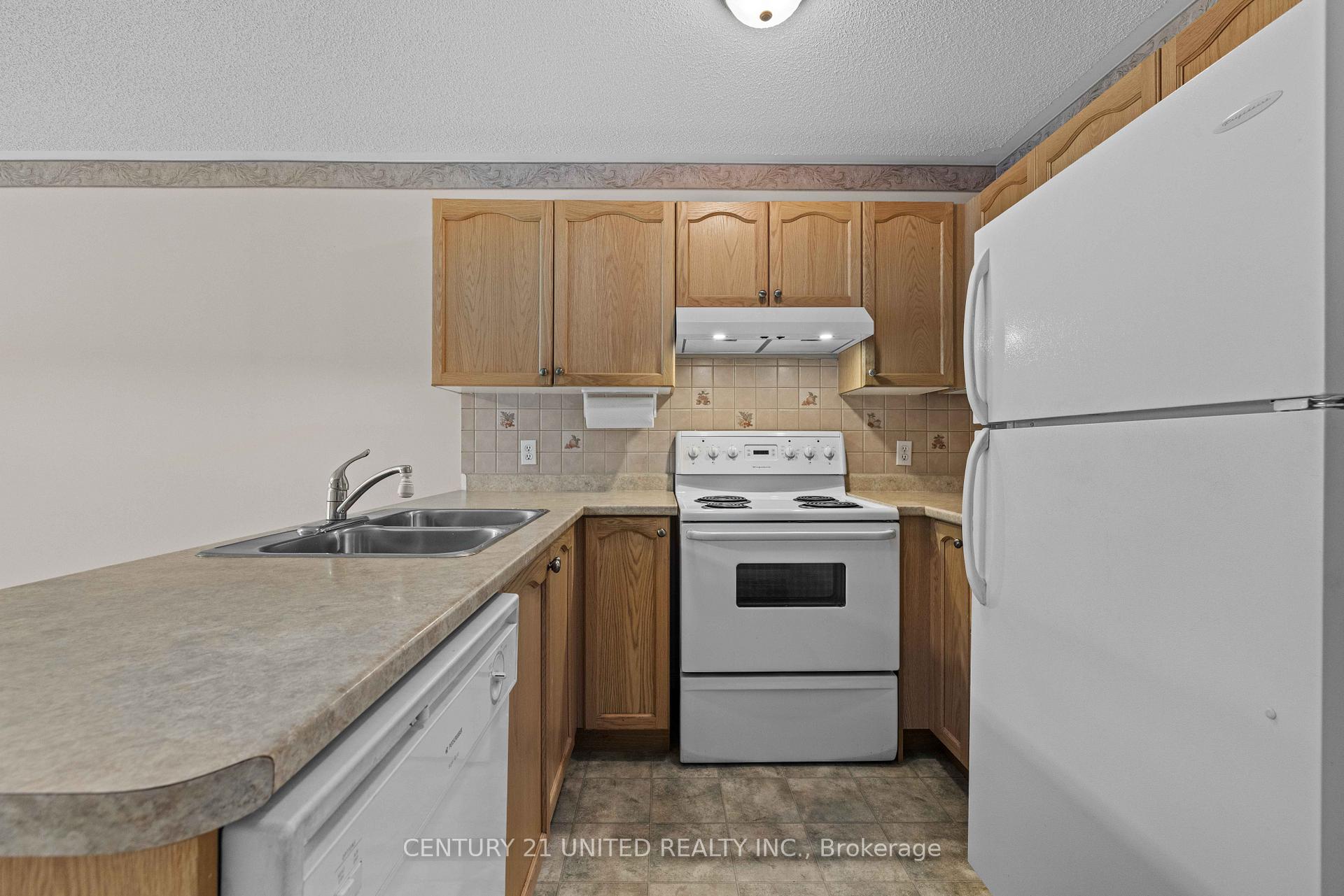 Photo 17 of 931 Ralphson Crescent, Peterborough, Otonabee Ward 1 — HOMEH