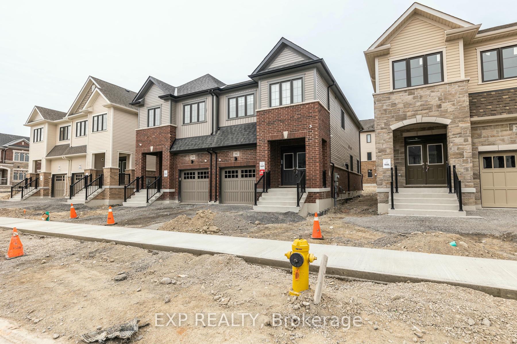 Photo 4 of 2002 Horace Duncan Crescent, Oshawa, Kedron — HOMEH