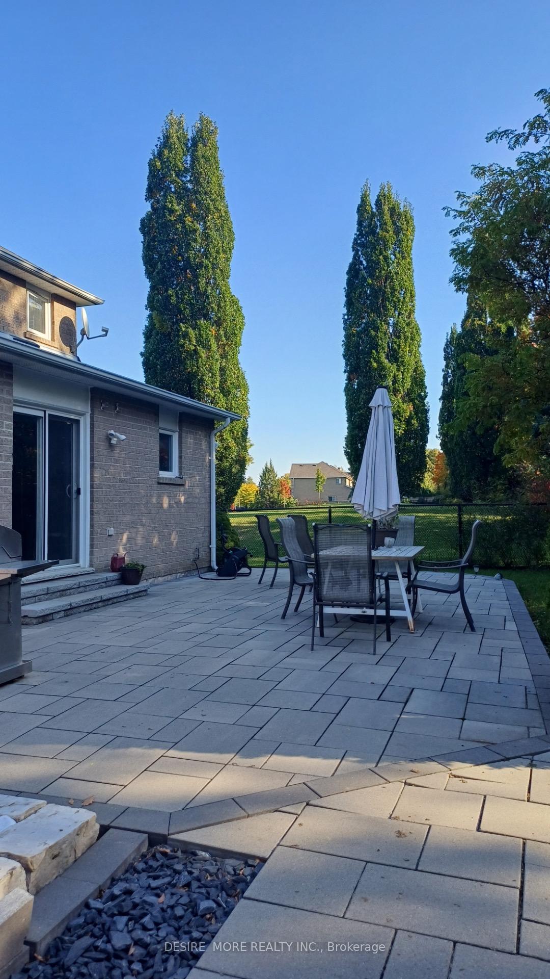 Photo 3 of 56 Tandian Court E, Vaughan, West Woodbridge — HOMEH