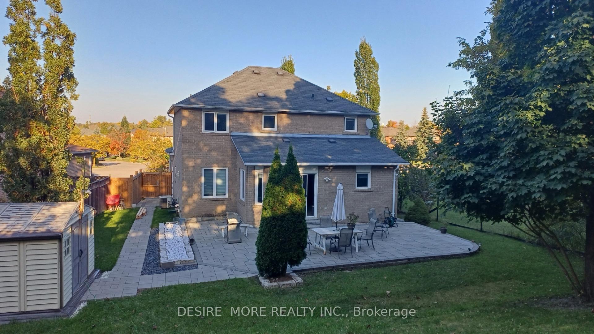 Photo 4 of 56 Tandian Court E, Vaughan, West Woodbridge — HOMEH