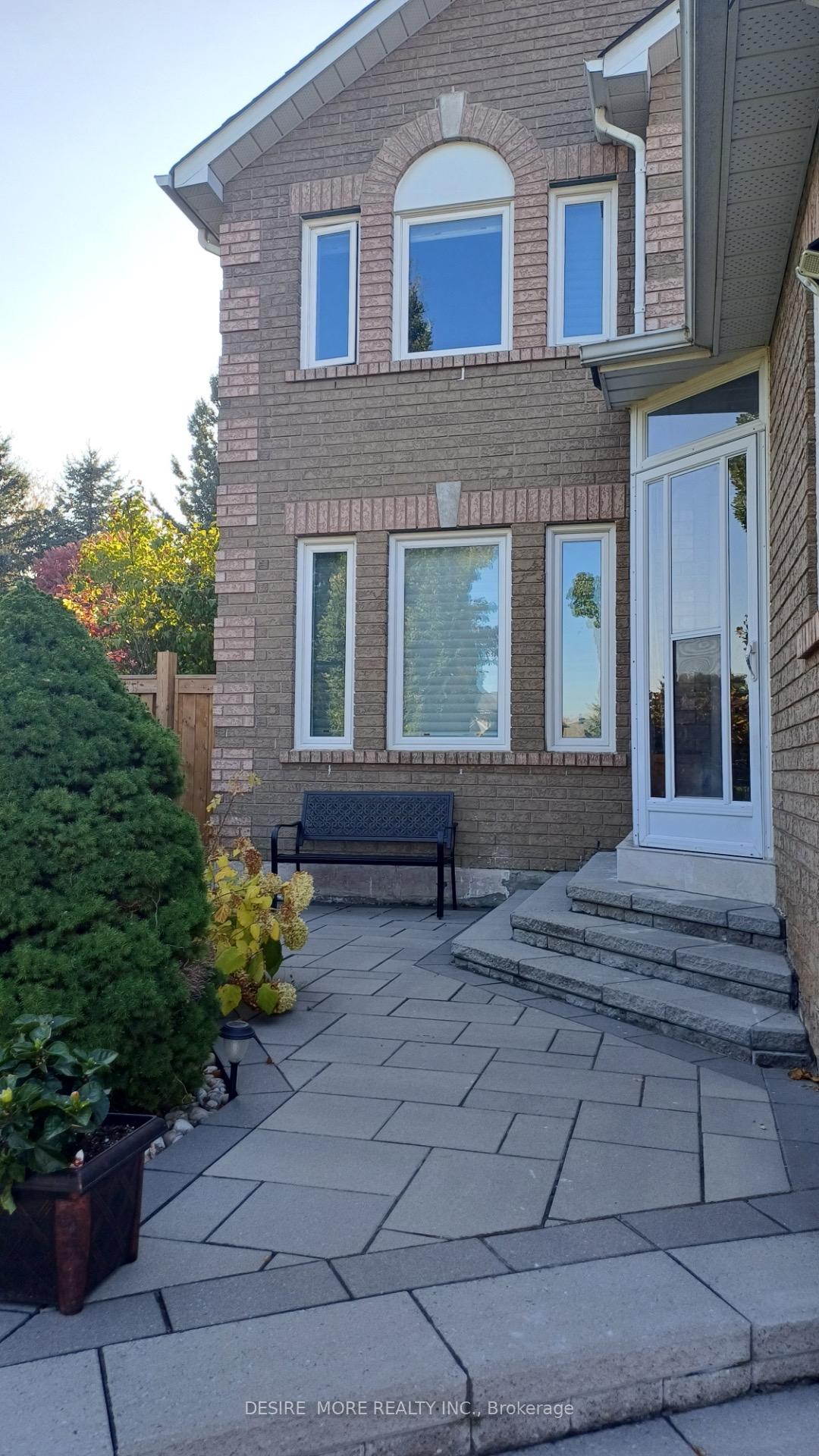 Photo 5 of 56 Tandian Court E, Vaughan, West Woodbridge — HOMEH