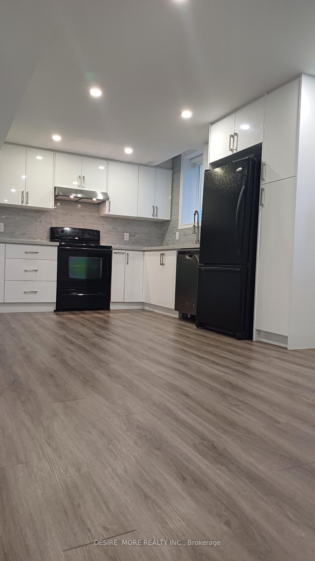 Photo 8 of 56 Tandian Court E, Vaughan, West Woodbridge — HOMEH