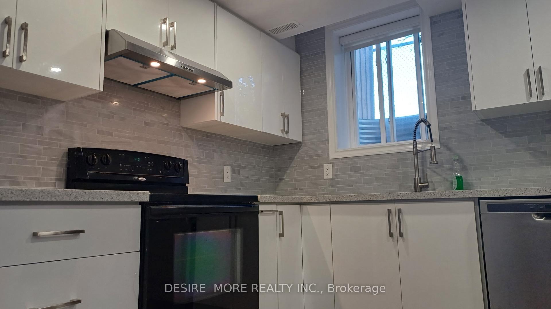 Photo 10 of 56 Tandian Court E, Vaughan, West Woodbridge — HOMEH
