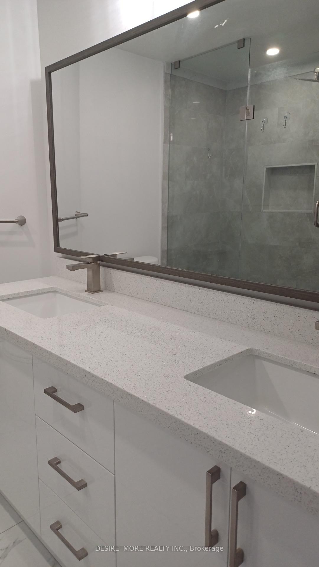 Photo 12 of 56 Tandian Court E, Vaughan, West Woodbridge — HOMEH