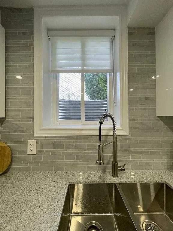 Photo 20 of 56 Tandian Court E, Vaughan, West Woodbridge — HOMEH