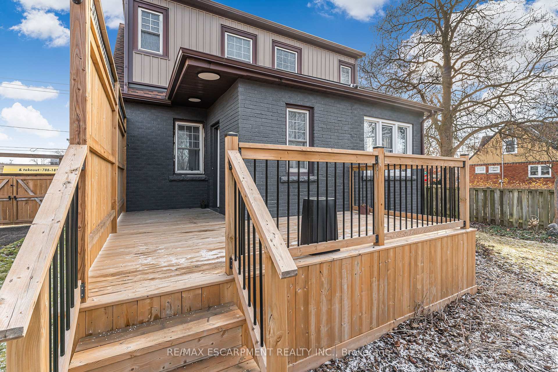 Photo 4 of 437 Niagara Street, Welland, Prince Charles — HOMEH