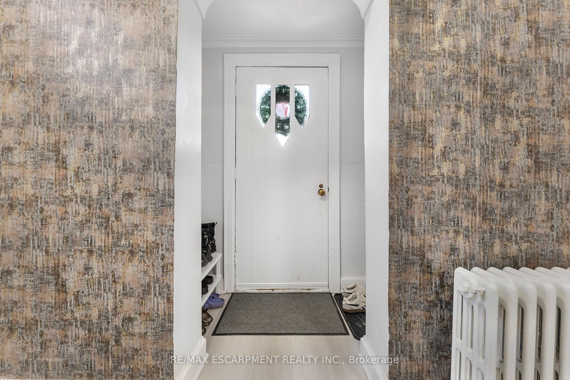 Photo 7 of 437 Niagara Street, Welland, Prince Charles — HOMEH