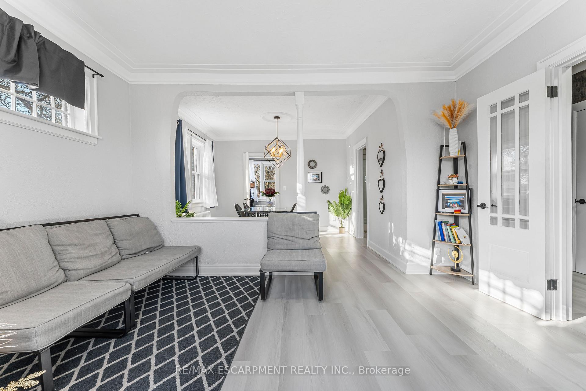 Photo 10 of 437 Niagara Street, Welland, Prince Charles — HOMEH