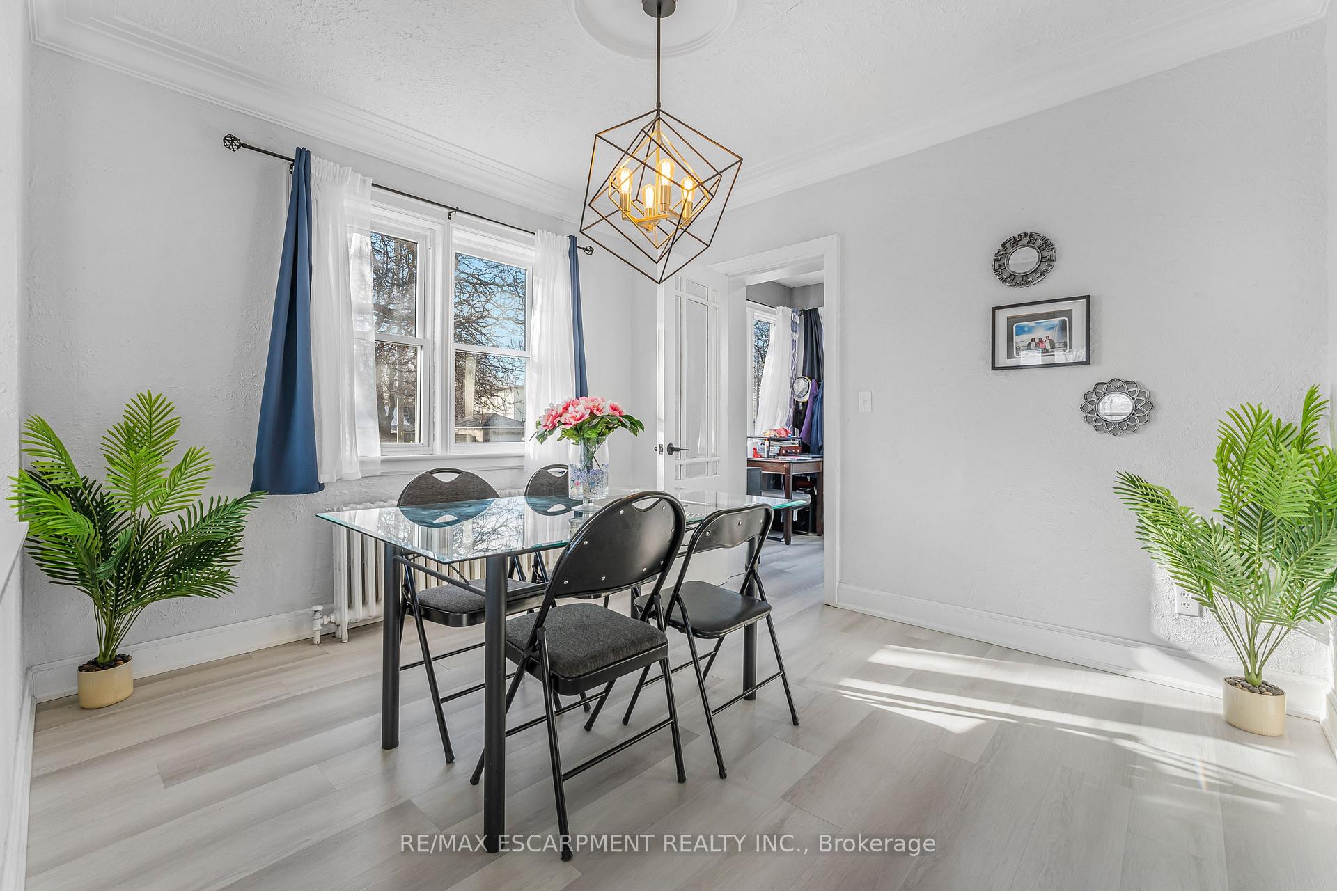 Photo 12 of 437 Niagara Street, Welland, Prince Charles — HOMEH