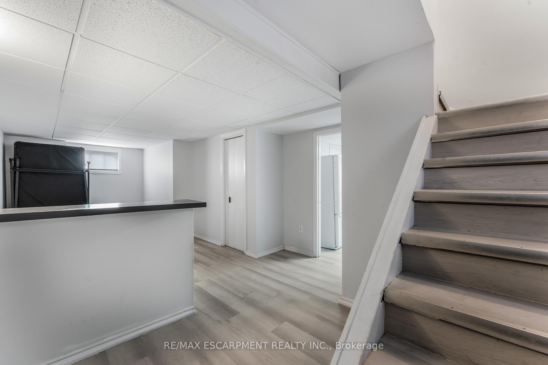 Photo 24 of 437 Niagara Street, Welland, Prince Charles — HOMEH