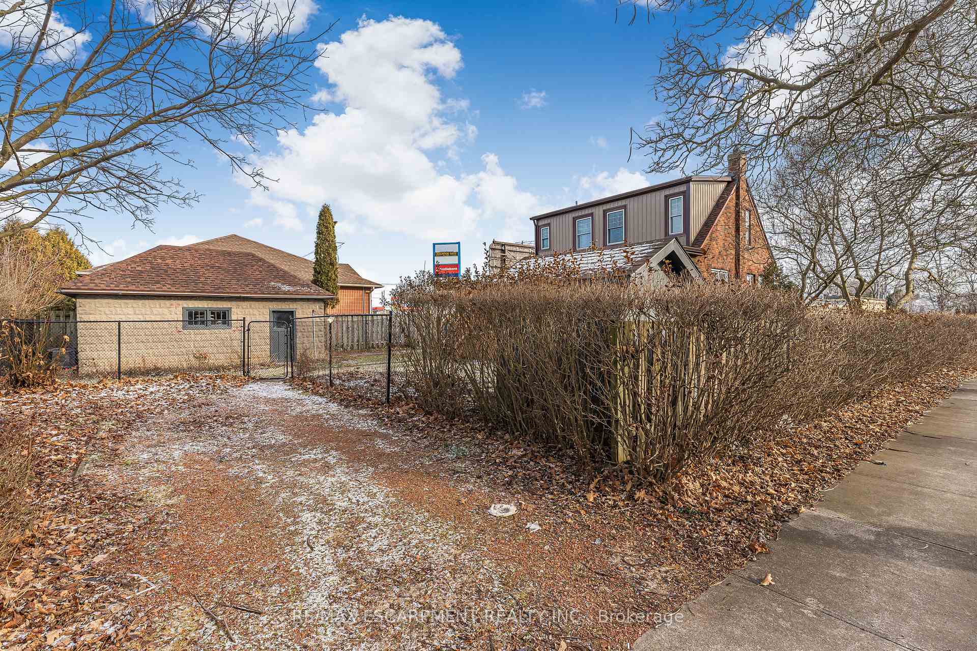 Photo 29 of 437 Niagara Street, Welland, Prince Charles — HOMEH