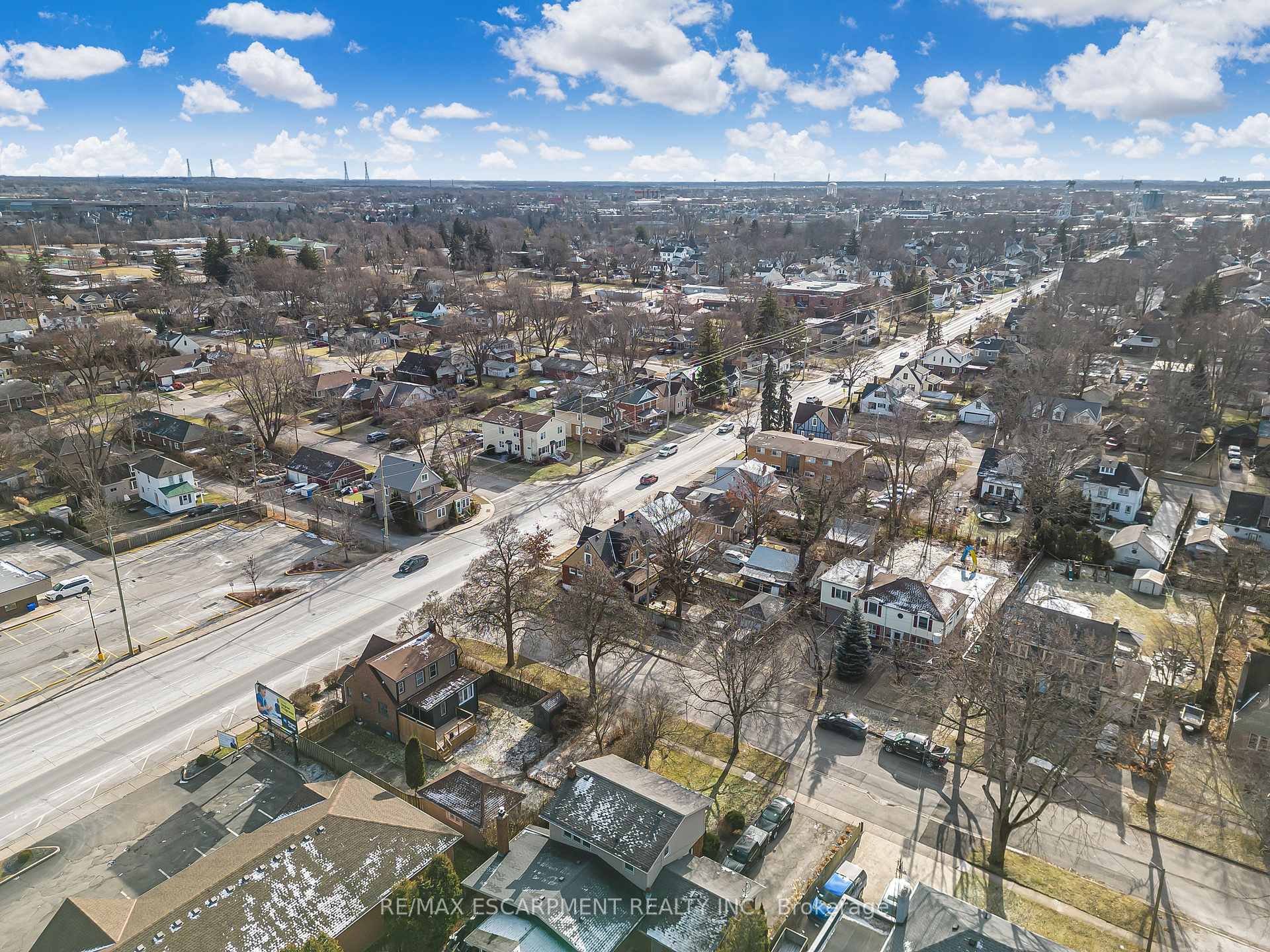 Photo 35 of 437 Niagara Street, Welland, Prince Charles — HOMEH