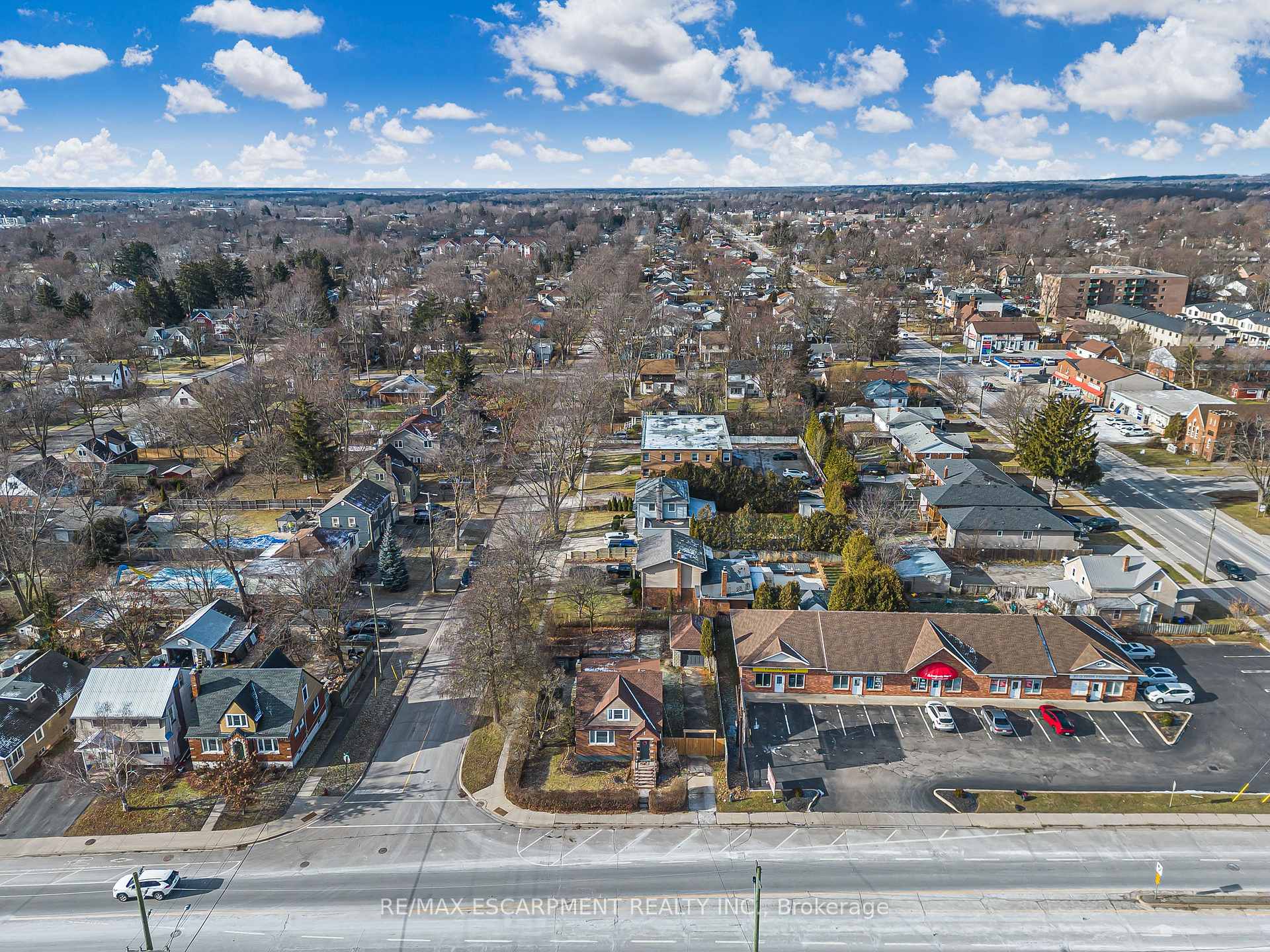 Photo 36 of 437 Niagara Street, Welland, Prince Charles — HOMEH