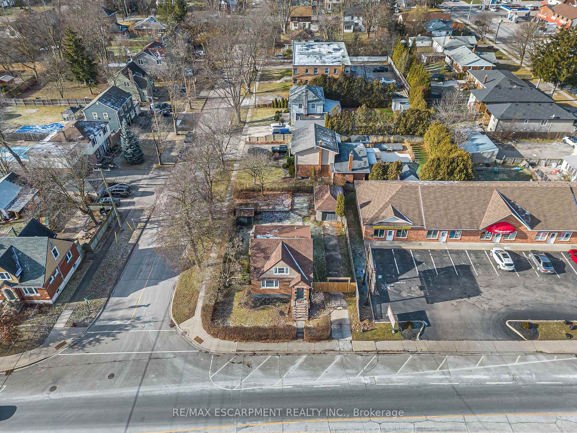 Photo 37 of 437 Niagara Street, Welland, Prince Charles — HOMEH