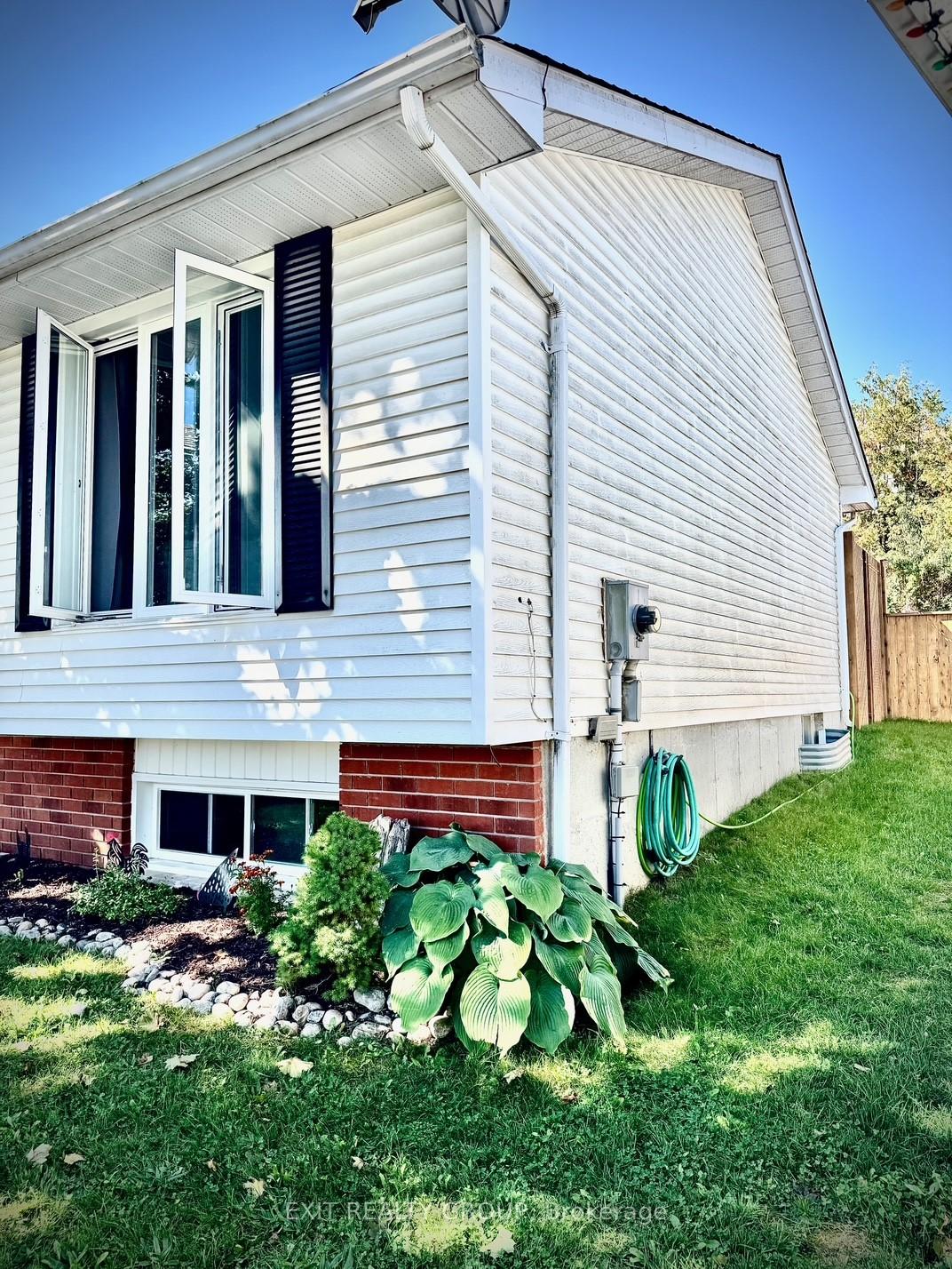 Photo 4 of 1999 Glenmead Road, Peterborough, Ashburnham Ward 4 — HOMEH