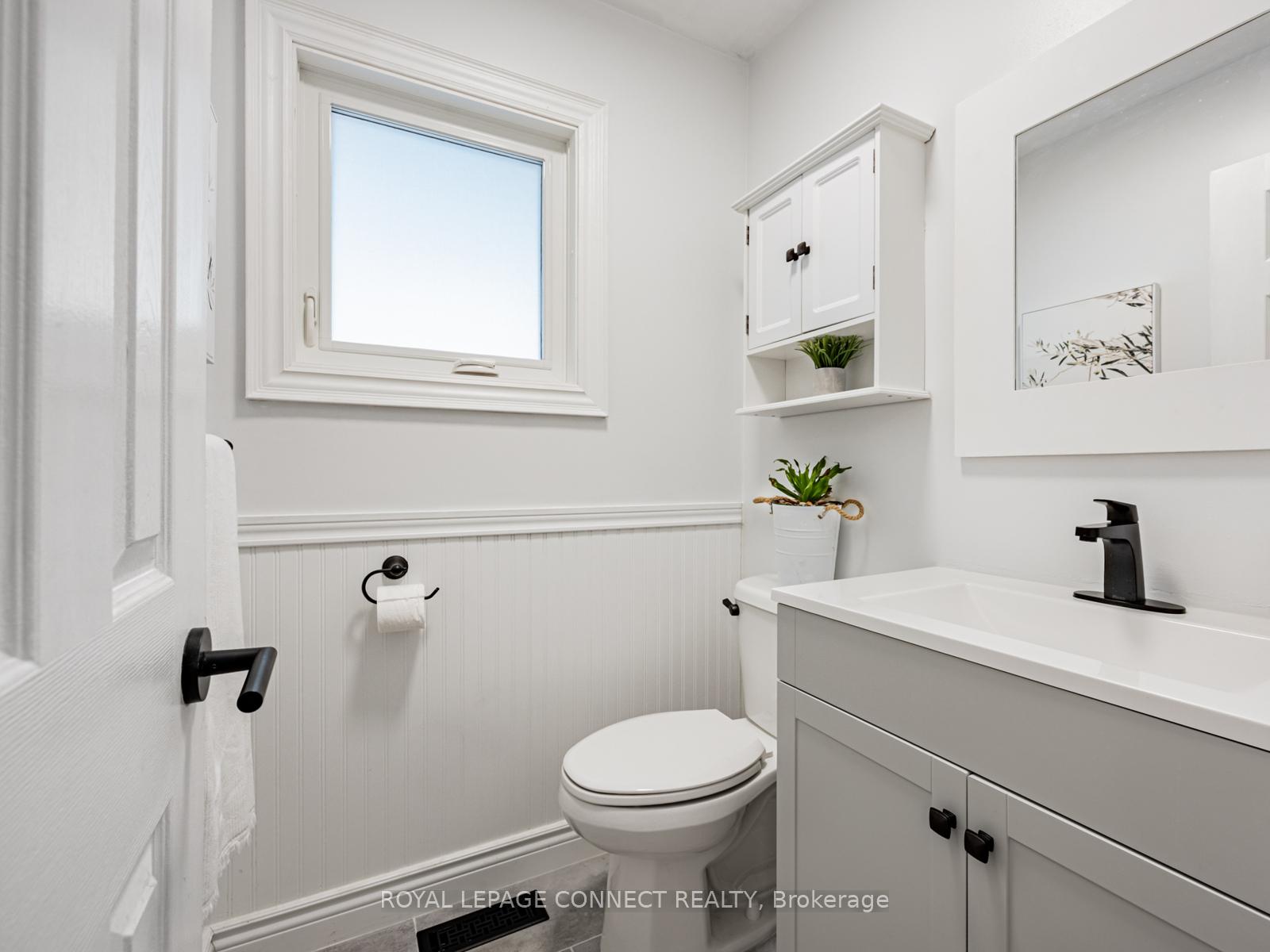 Photo 19 of 44 Regency Crescent, Whitby, Downtown Whitby — HOMEH