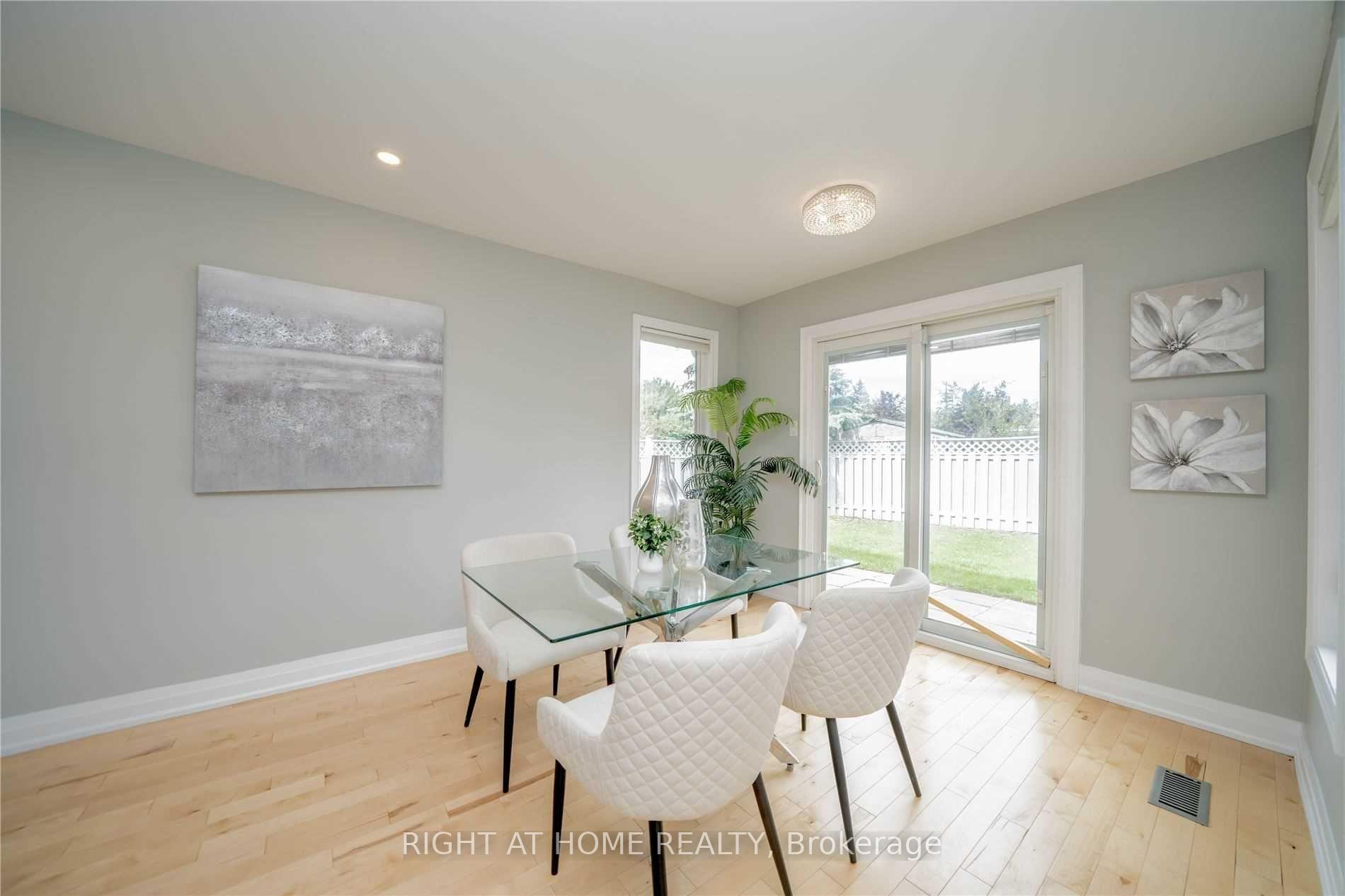 Photo 19 of 18 Dina Road, Vaughan, Maple — HOMEH