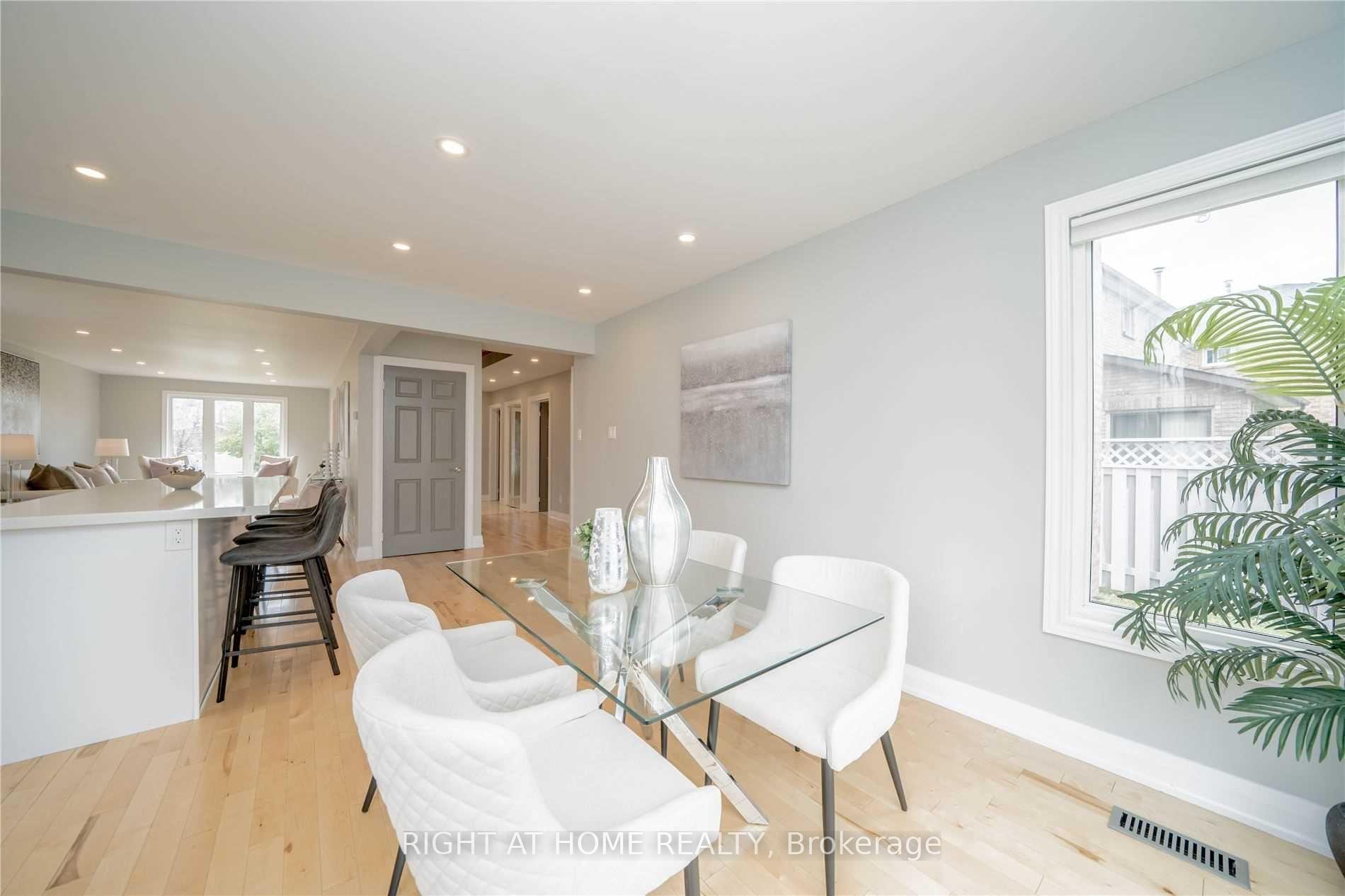 Photo 22 of 18 Dina Road, Vaughan, Maple — HOMEH