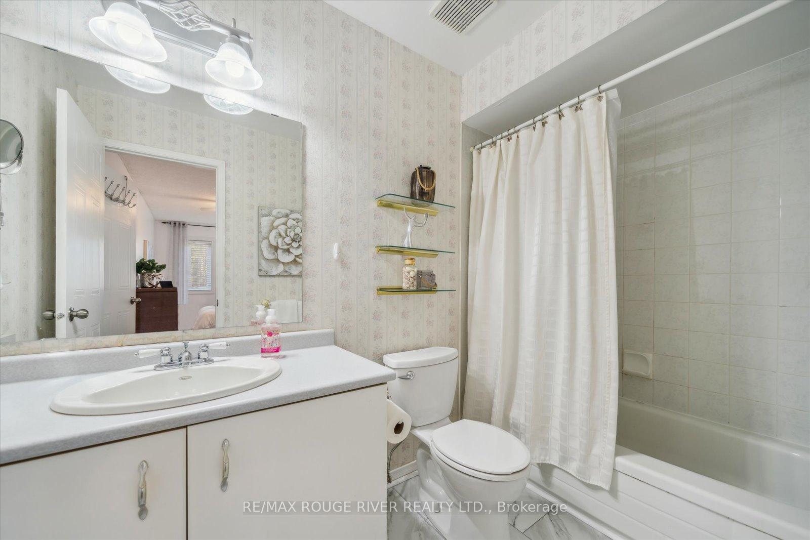 Photo 17 of 19 Wallace Drive, Whitby, Pringle Creek — HOMEH