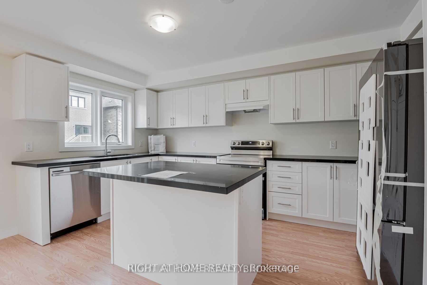 Photo 6 of 1354 Bradenton Path, Oshawa, Eastdale — HOMEH
