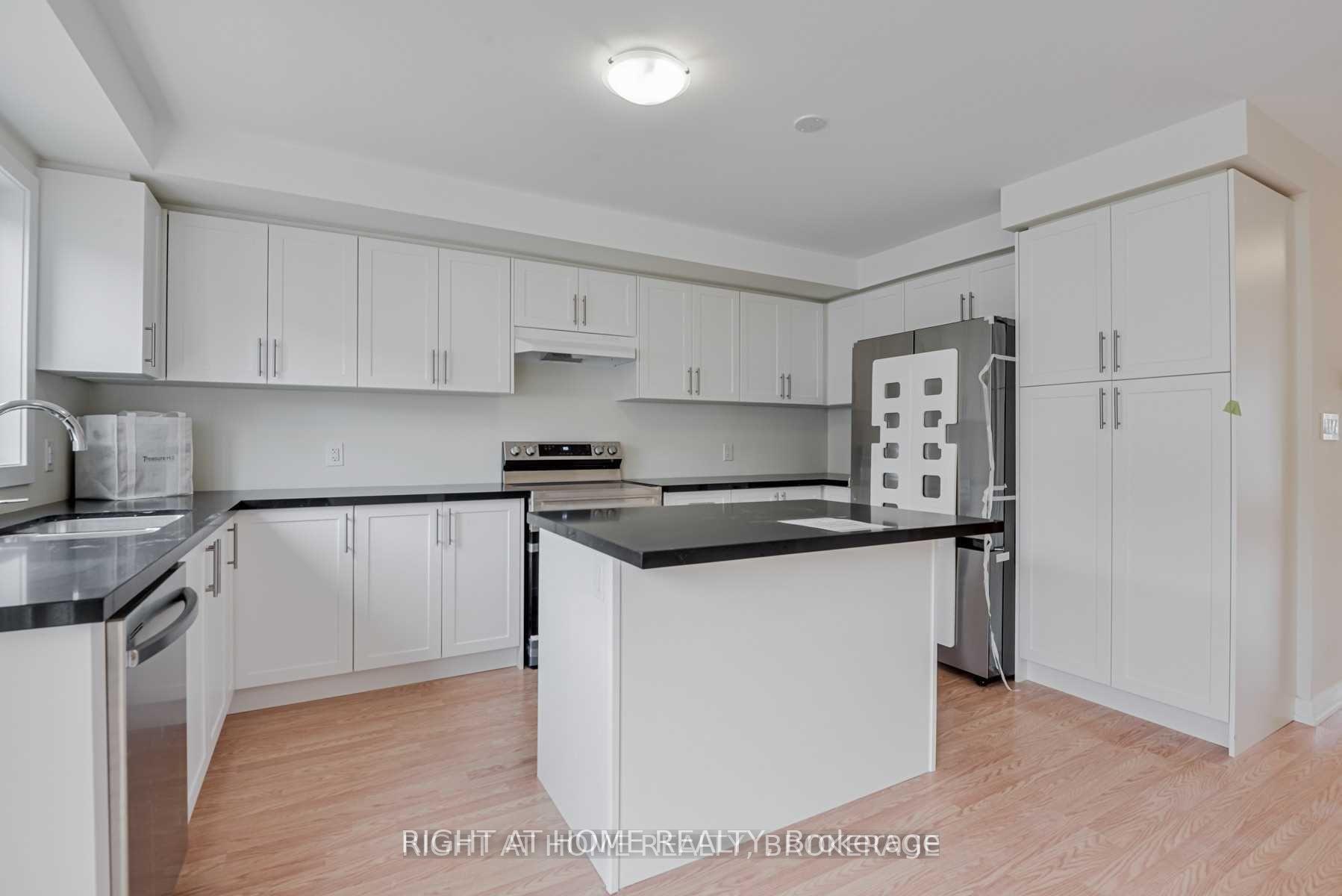Photo 7 of 1354 Bradenton Path, Oshawa, Eastdale — HOMEH