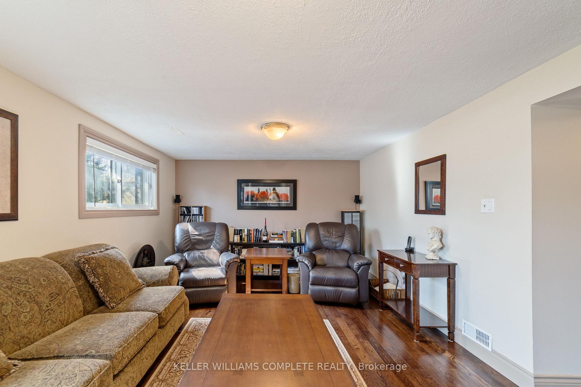 Photo 28 of 46 Preston Place, Welland, N. Welland — HOMEH
