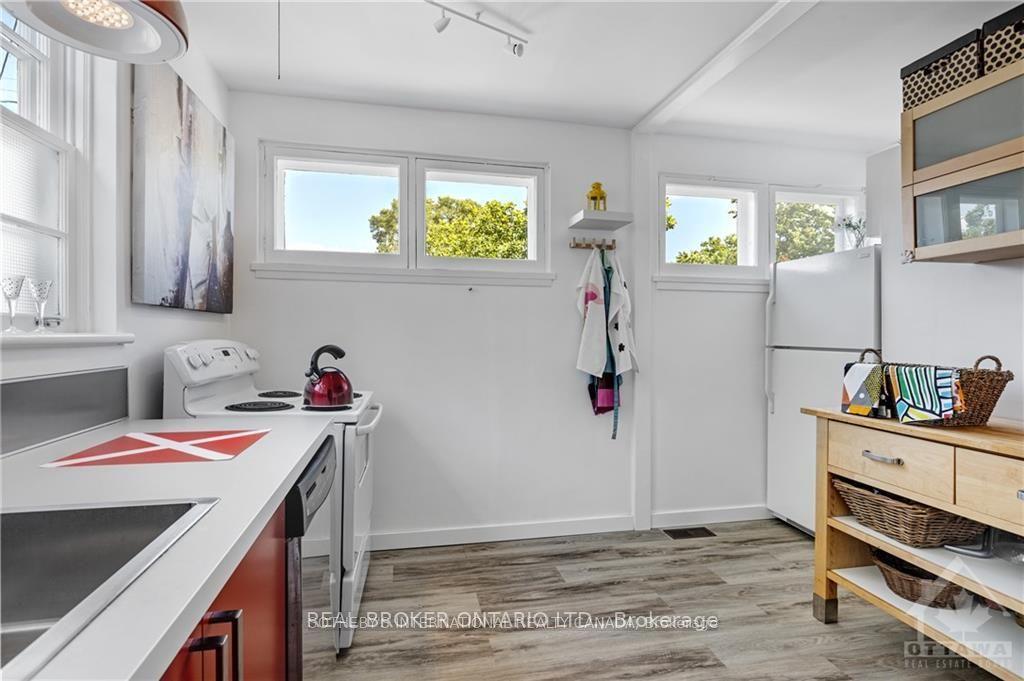 Photo 5 of Unit A, 924 Watson Street, Ottawa, Fairfield Heights — HOMEH