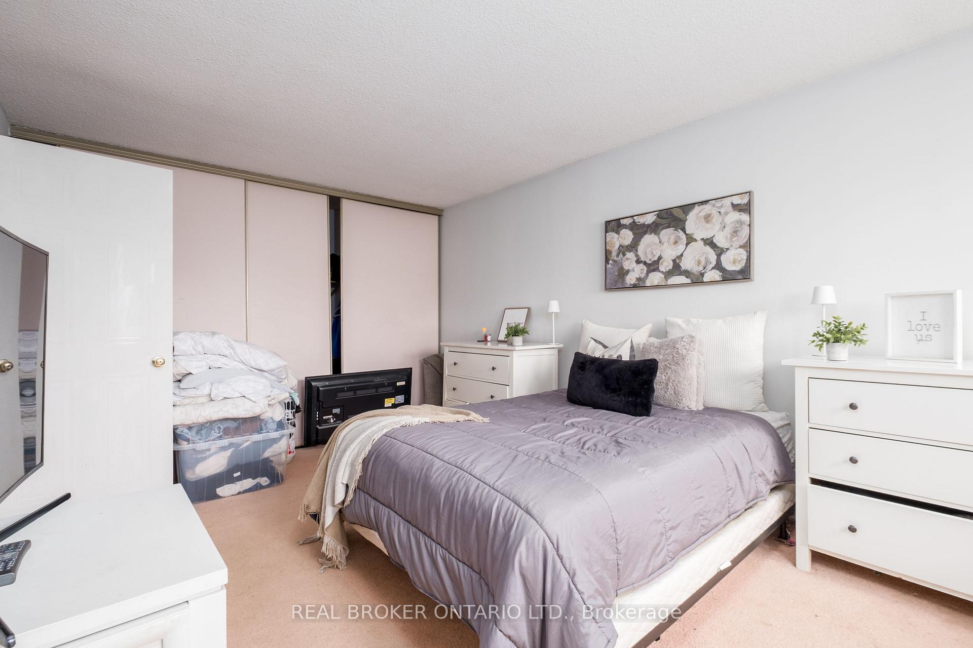 Photo 12 of 208 Johnson Avenue, Whitby, Blue Grass Meadows — HOMEH