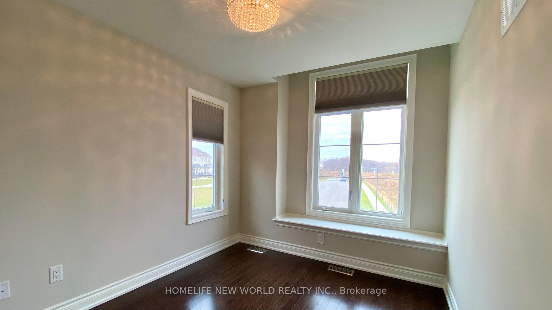 Photo 19 of 50 Grand Trunk Avenue, Vaughan, Patterson — HOMEH