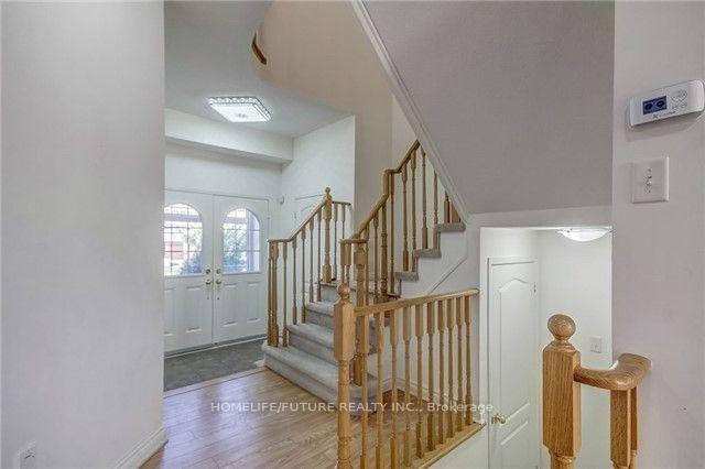 Photo 2 of 1023 Schooling Drive, Oshawa, Taunton — HOMEH