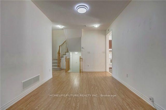 Photo 4 of 1023 Schooling Drive, Oshawa, Taunton — HOMEH