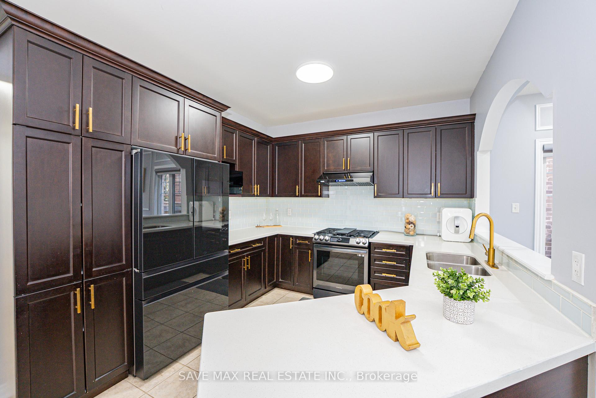Photo 14 of 113 Sharplin Drive, Ajax, South East — HOMEH