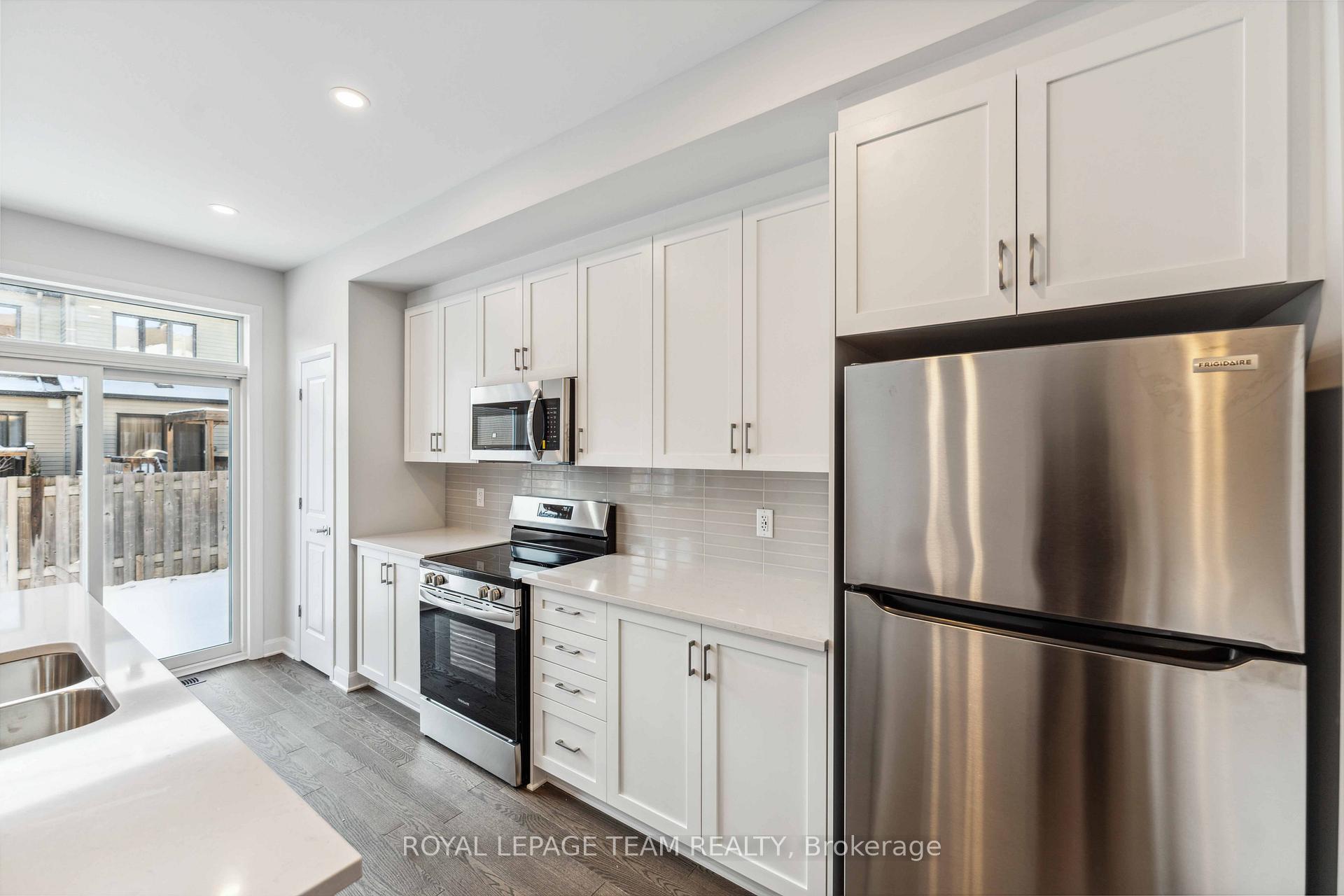 Photo 7 of 321 Establish Avenue, Ottawa, Avalon West — HOMEH
