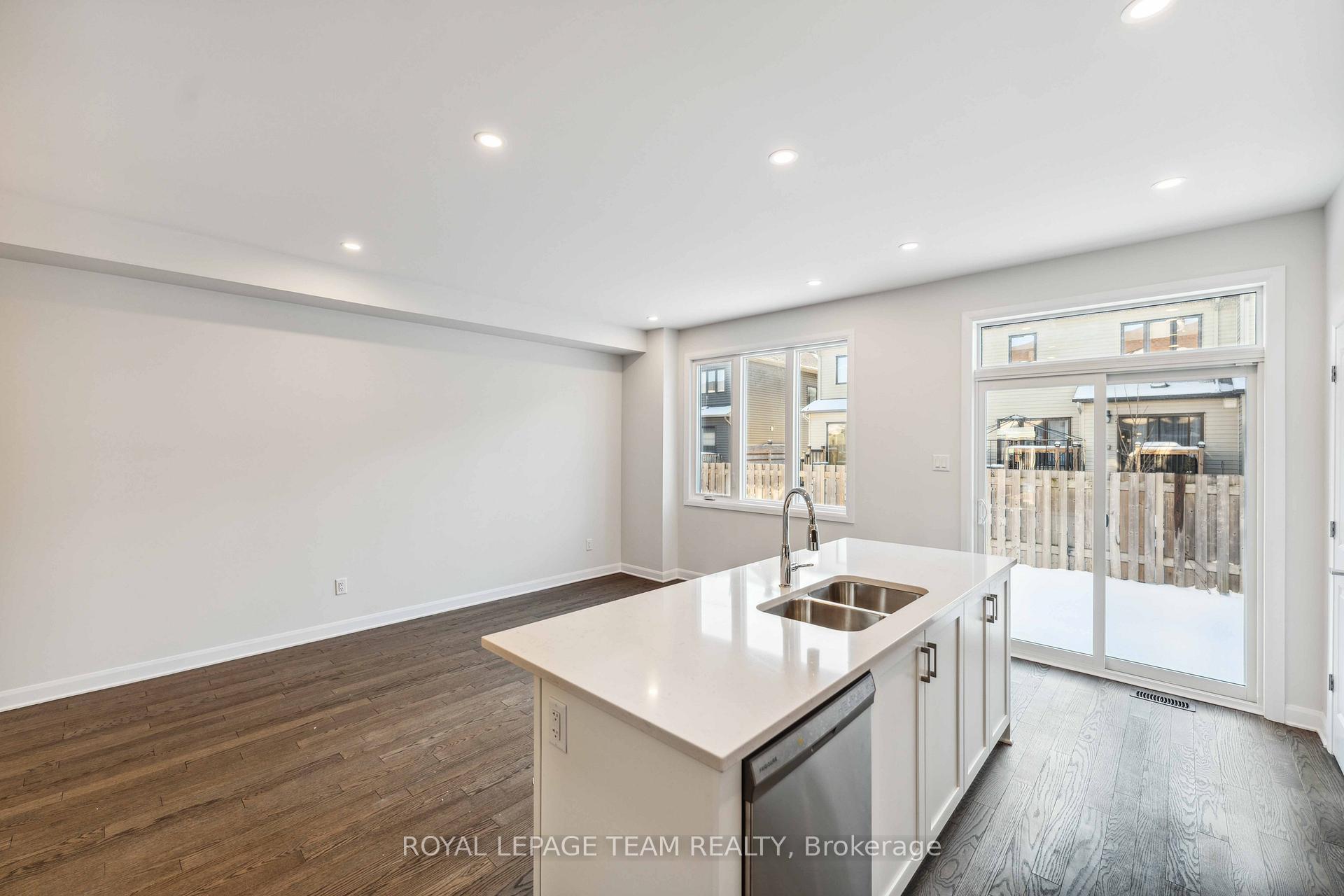 Photo 8 of 321 Establish Avenue, Ottawa, Avalon West — HOMEH