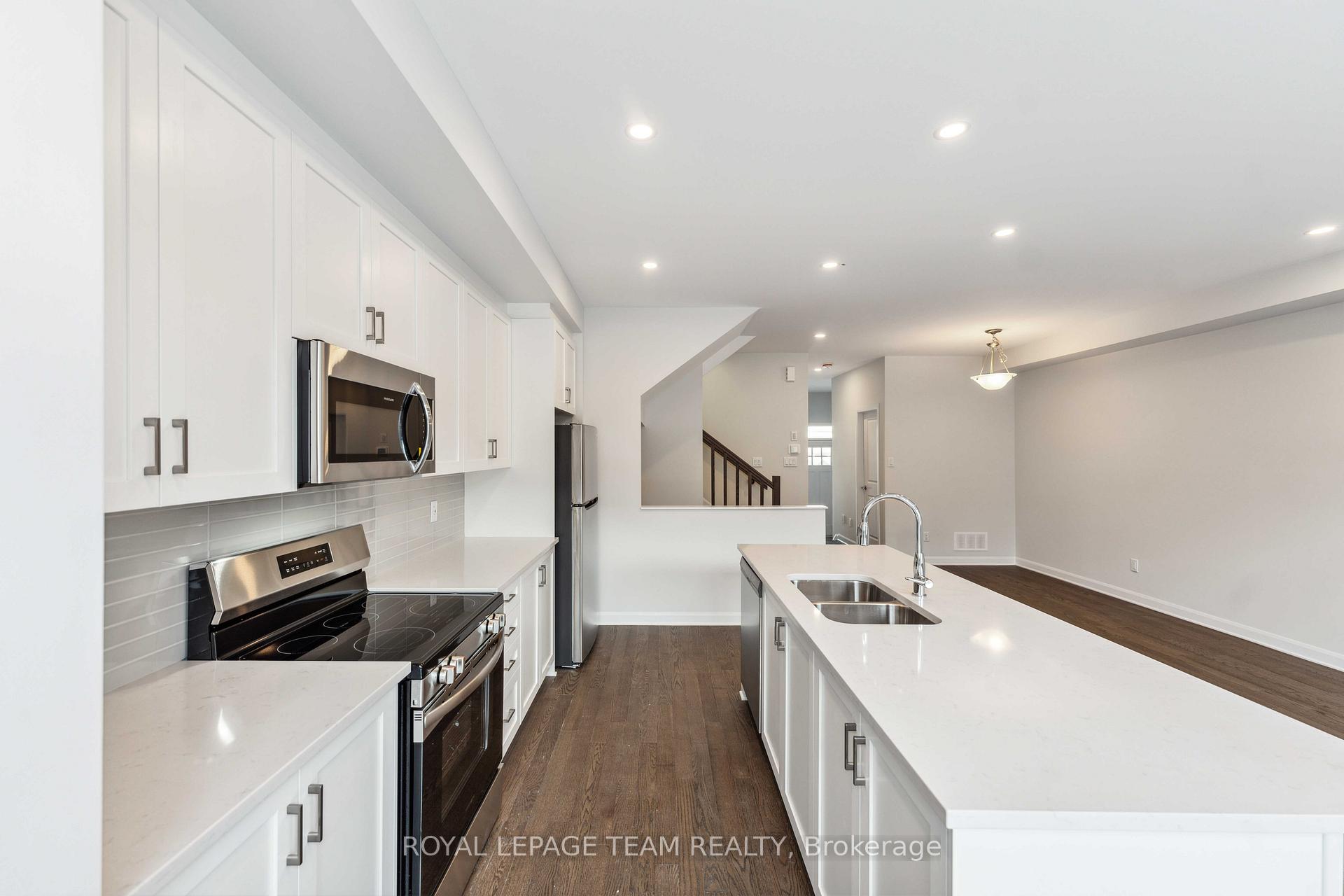 Photo 9 of 321 Establish Avenue, Ottawa, Avalon West — HOMEH