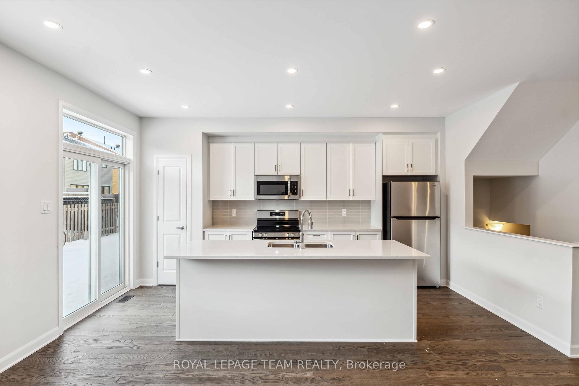 Photo 10 of 321 Establish Avenue, Ottawa, Avalon West — HOMEH