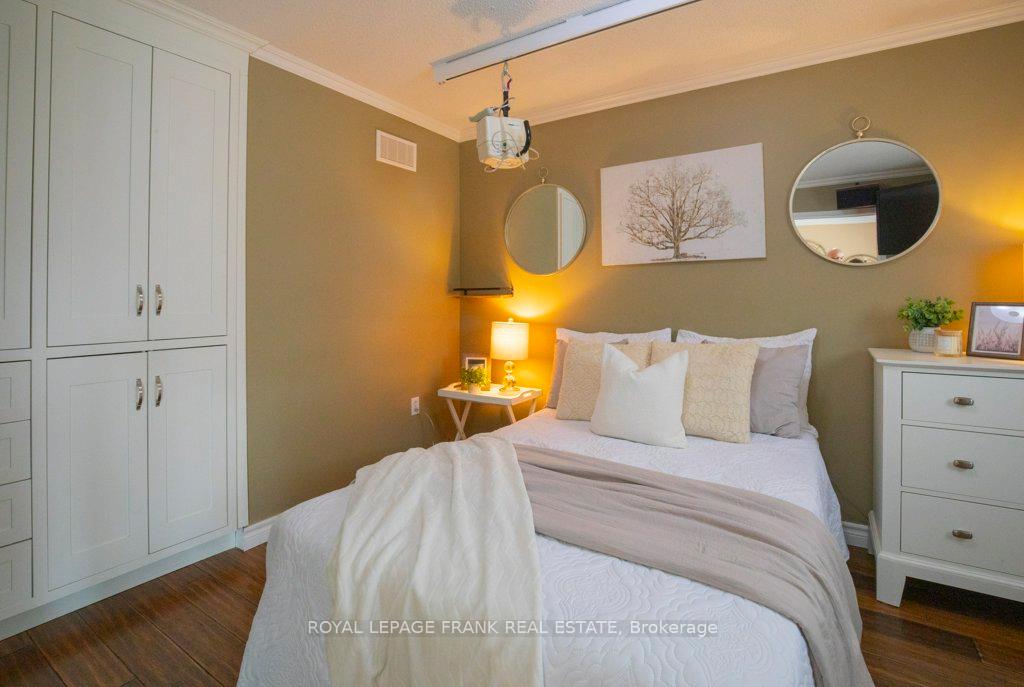 Photo 17 of 324 Towerhill Road, Peterborough, Northcrest Ward 5 — HOMEH