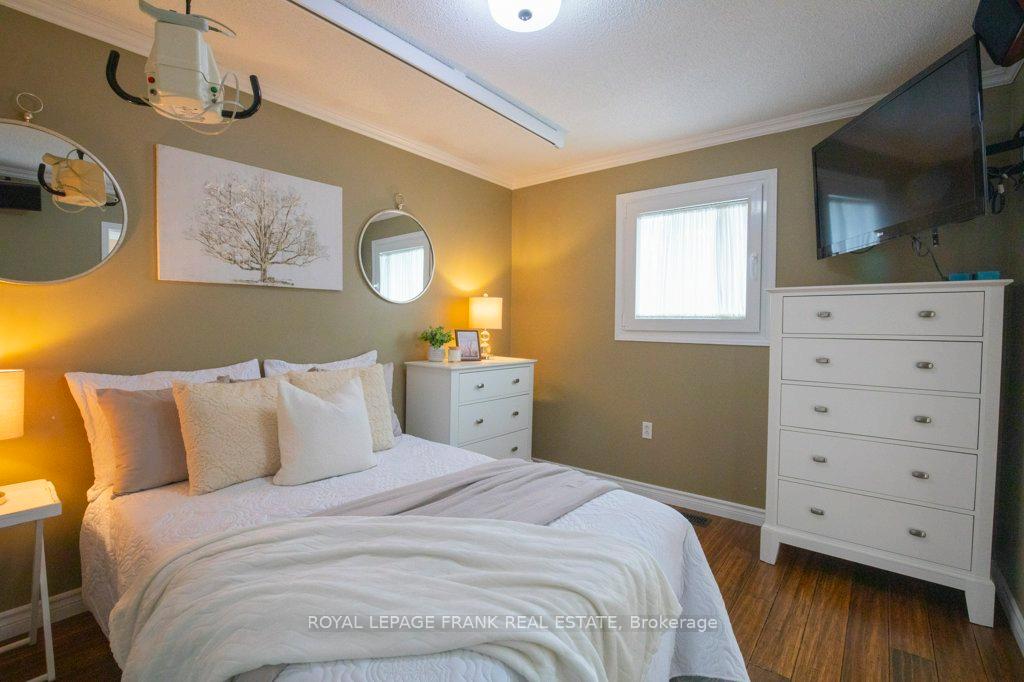 Photo 20 of 324 Towerhill Road, Peterborough, Northcrest Ward 5 — HOMEH
