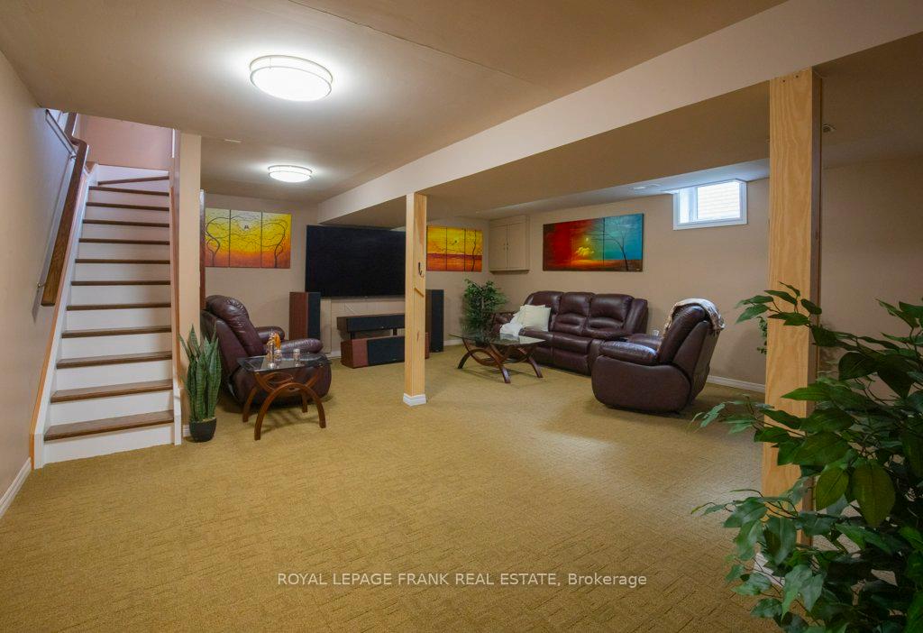 Photo 28 of 324 Towerhill Road, Peterborough, Northcrest Ward 5 — HOMEH