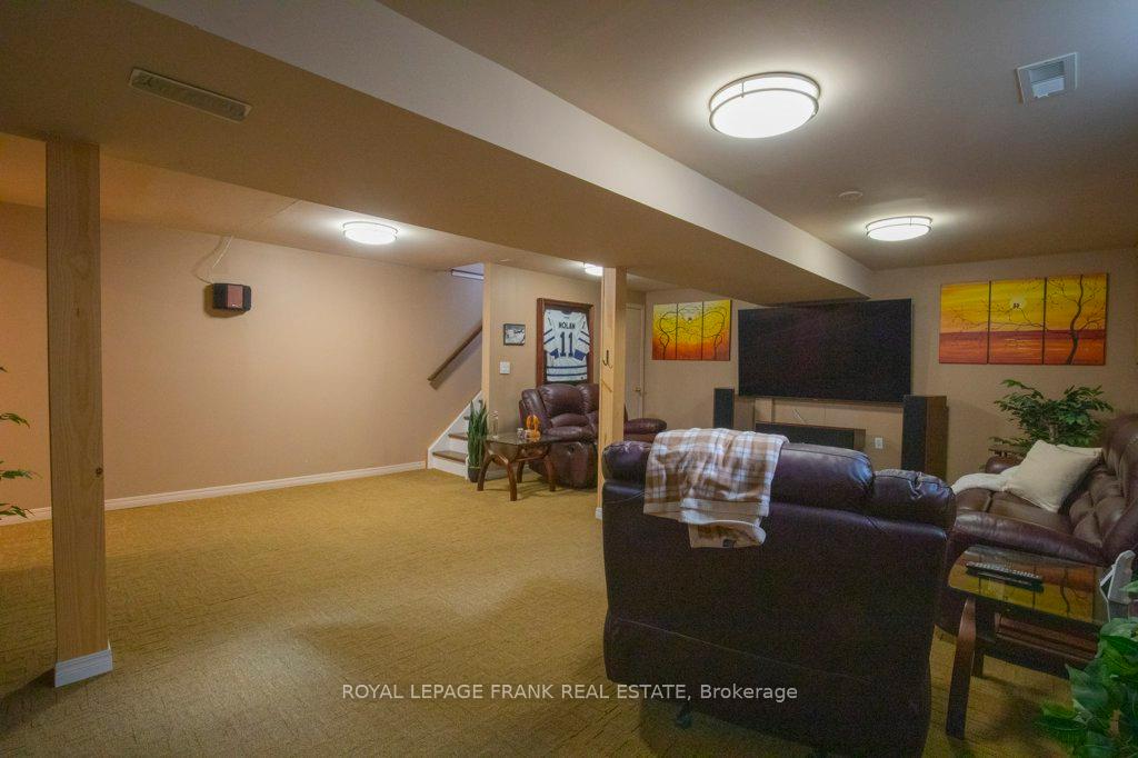 Photo 29 of 324 Towerhill Road, Peterborough, Northcrest Ward 5 — HOMEH