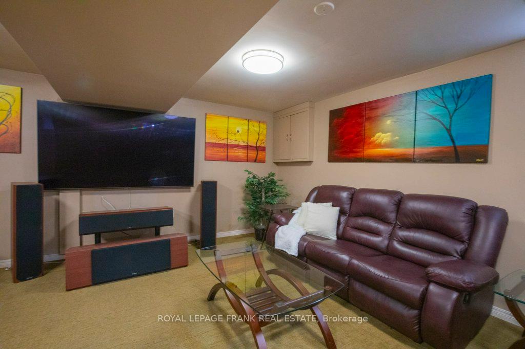 Photo 30 of 324 Towerhill Road, Peterborough, Northcrest Ward 5 — HOMEH