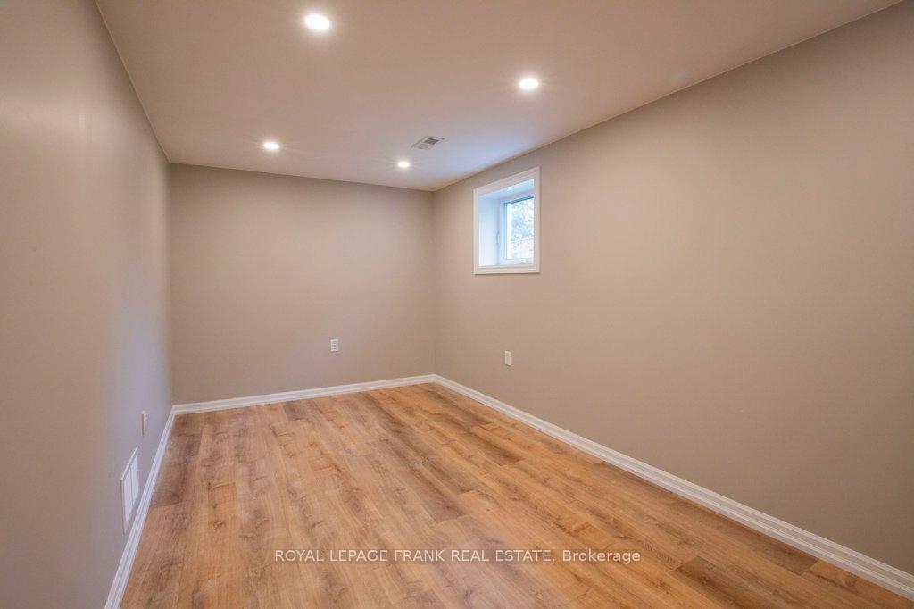 Photo 34 of 324 Towerhill Road, Peterborough, Northcrest Ward 5 — HOMEH